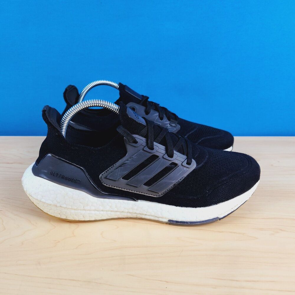 Adidas Ultraboost 22 mens Size 9 Running Shoes Core‎ Black White Training GX3062